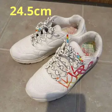 스케쳐스 SKECHERS 화이트 x 하트 스니커즈 24.5cm