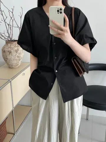 블랙 버튼업 셔츠 반팔 V넥