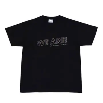 WE ARE! 블랙 티셔츠