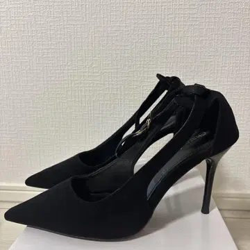 블랙 스웨이드 하이힐 펌프스