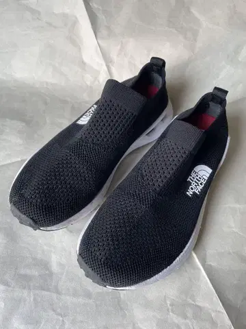 THE NORTH FACE XTRAPURSUIT 블랙 슬립온