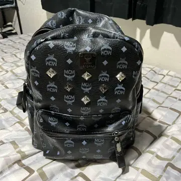 엠씨엠 백팩