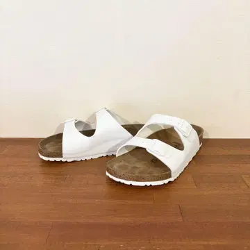 컨디션 최상 버켄스탁 네바다 26.5cm 화이트