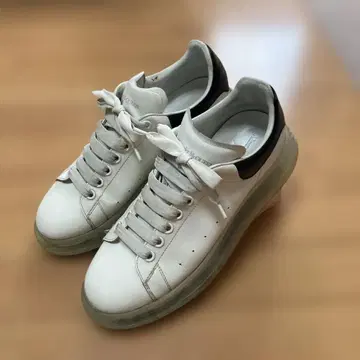 Alexander McQueen 스니커즈 화이트/블랙
