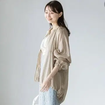 NOBLE 린넨 라이크 시어 개더 블루종 베이지