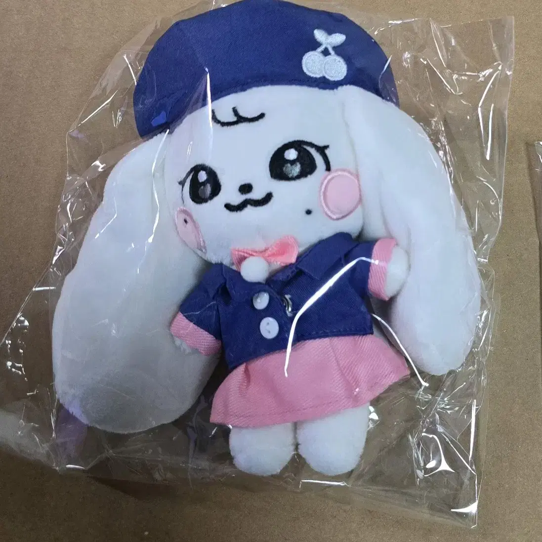IVE MINIVE popup スクール フェイスキーリング イソ イランイ