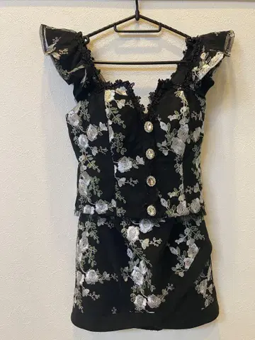 ROBE de FLEURS 꽃무늬 자수 셋업