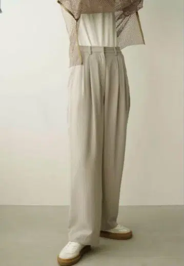 BASIC TUCK PANTS