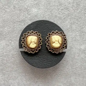 [ 1960'-70's 빈티지 ] 귀걸이 cameo