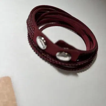 SWAROVSKI(스와로브스키) 팔찌 크리스탈 빨간색 와인 레드