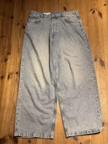 ZARA 엑스트라 배기 데님 착용 사진 있음
