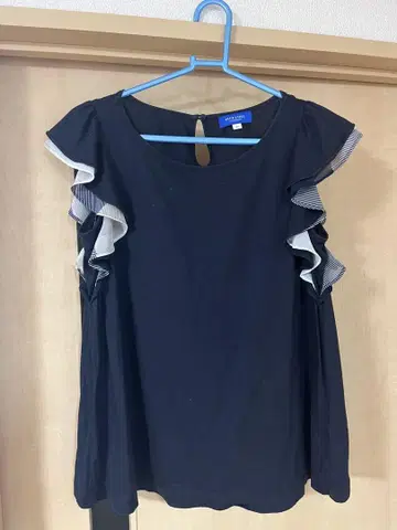 BLUE LABEL CRESTBRIDGE 슬리브리스 셔츠 38
