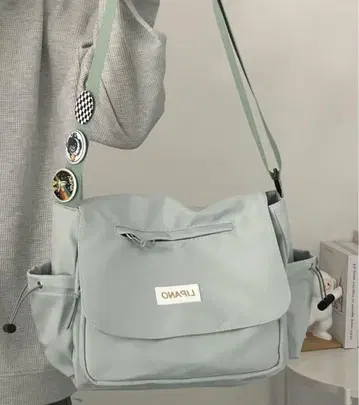 라이트 그레이 메신저 백