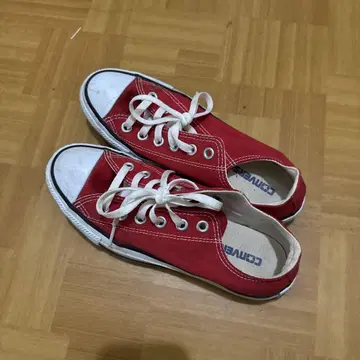 Converse 빨간색 스니커즈