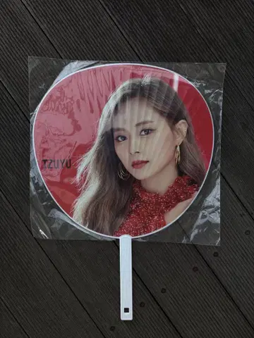 TWICE TZUYU 부채 TWICE WORLD TOUR 2019