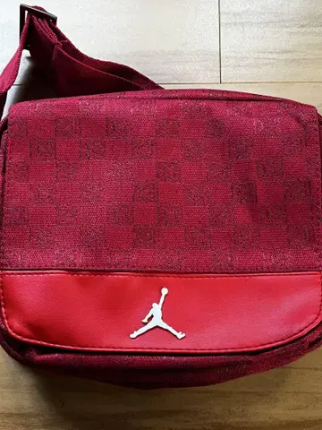 Jordan 숄더백 레드