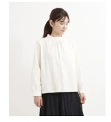미사용 새상품 Lueuf 스탠드 넥 블라우스