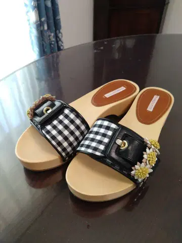 [미사용에 가까운] 파브리치오 비티 천연 가죽 플라워 샌들 23cm