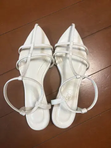 LE TALON 화이트 스트랩 샌들 L 24cm