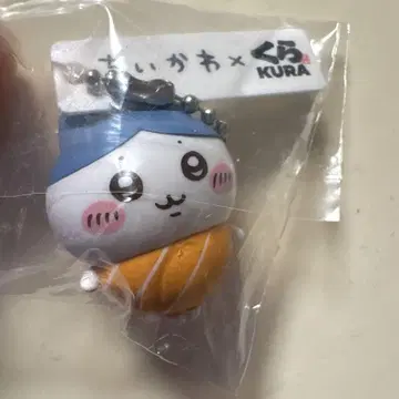 쿠라스시 치이카와 하치와레 키링 피규어 연어 마요