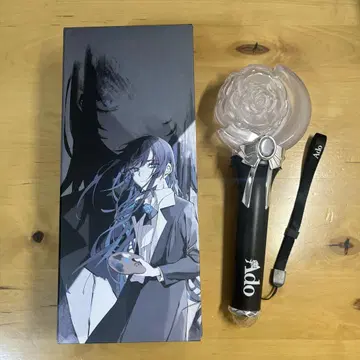 ado 응원봉 모나리자의 옆모습
