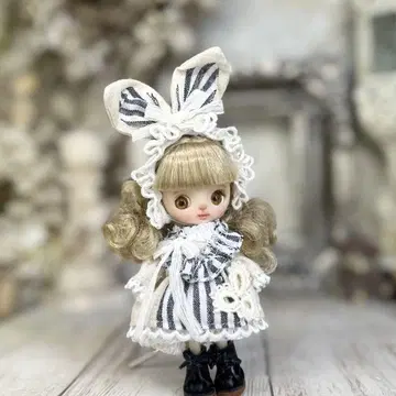 27 미니 브라이스 아웃핏
