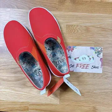 새상품 UIN 슬립온 로퍼 25.5cm 레드 남녀 공용