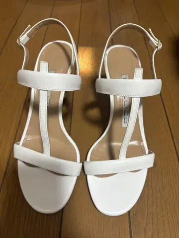 펠리코 샌들