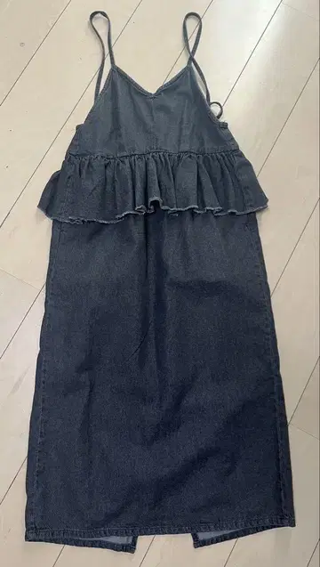사만사 모스모스 다크 데님 프릴 페플럼 원피스