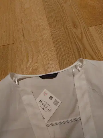 ZARA 화이트 리본 긴팔 셔츠 M 사이즈