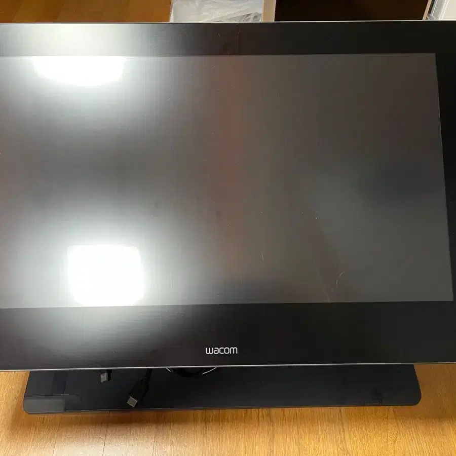 Wacom Cintiq 27 QHD Touch Ergo Stand (including remote control