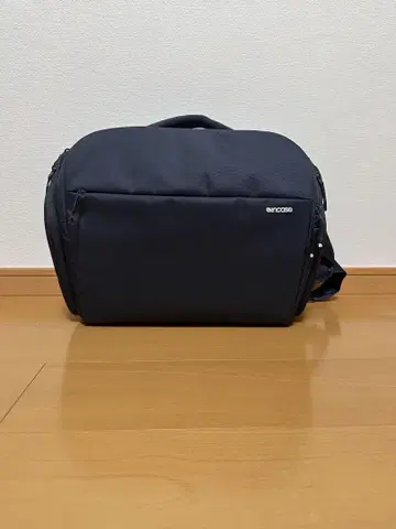 Incase 인케이스 네이비 숄더백