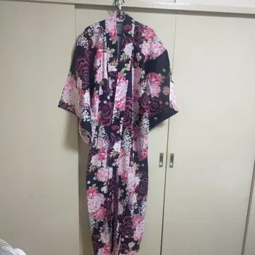 캐주얼 꽃무늬 기모노 블랙 베이스 핑크