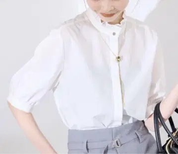 로페피크닉 하프 슬리브 프릴 셔츠