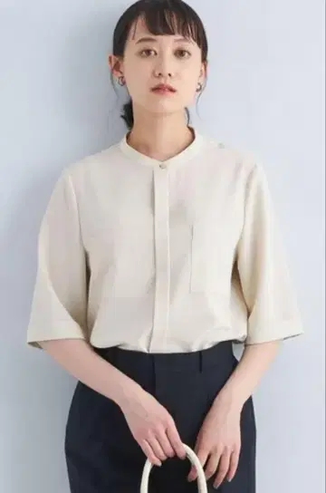 [택 포함 새상품] 그린 라벨 소모우라이크 숏 슬리브 블라우스