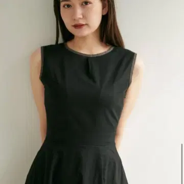 TINA: JOJUN 슬리브리스 허리 마크 드레스