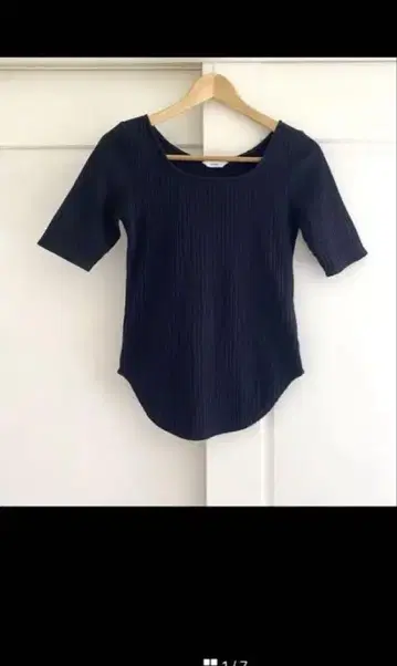 CLANE 클라네 RIB DEEP NECK TOPS 블랙 2 새상품급