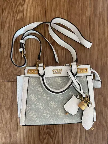 GUESS 숄더백