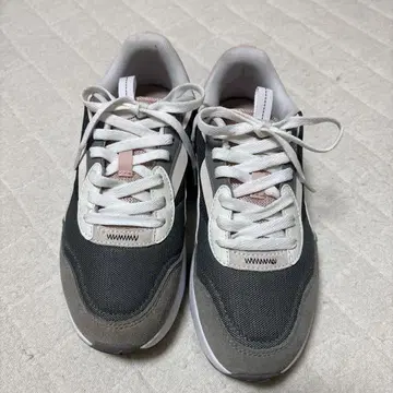 PUMA SOFTFOAM 스니커즈