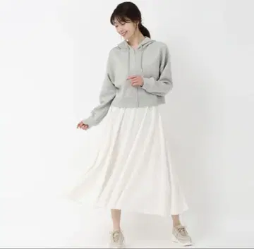 [새상품] 25 봄/여름 신상 배색 스티치 플레어 스커트