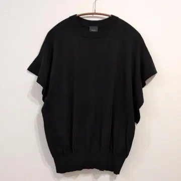 Spick and Span 플레어 슬리브 반팔 니트 블랙
