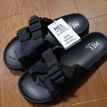 MEI 블랙 스트랩 샌들 사이즈 M
