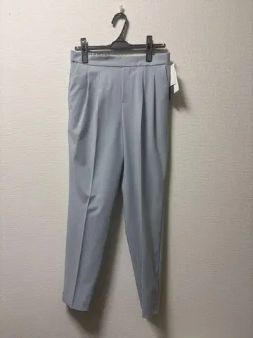 미사용 새상품 그린 라벨 릴랙싱 파우더 테이퍼드 팬츠 블루 40