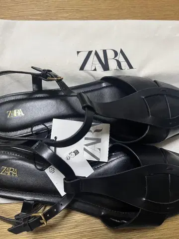 ZARA 블랙 샌들 39 사이즈