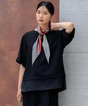 23구 스트레치 조젯 라운드넥 티셔츠