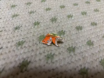 SHINee odd 핀 배지