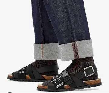 A.P.C. SACAI 블랙 샌들 스트랩