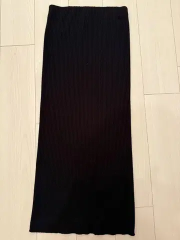 NOBLE 토탄 골지 타이트 스커트