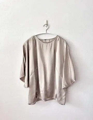 Deuxieme Classe 두지엠 클라세 돌먼 실크 블라우스