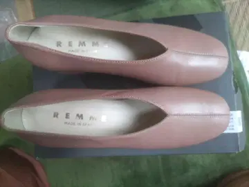 REEME 핑크 베이지 가죽 미들힐 신발